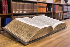 Vintage Book In Library Stock Images Vintage Book In Library Stock Images