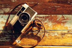 vintage film camera on old wooden Royalty Free Stock Photo vintage film camera on old wooden Royalty Free Stock Photo
