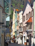 Vipiteno, Bolzano, Trentino Alto Adige A rua pedestre da vila com as casas tirolesas tradicionais Fotos de Stock Vipiteno, Bolzano, Trentino Alto Adige A rua pedestre da vila com as casas tirolesas tradicionais Fotos de Stock