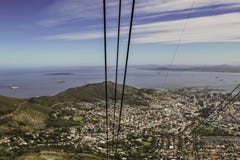 Visión desde un teleférico en la montaña de la tabla foto de archivo libre de regalías Visión desde un teleférico en la montaña de la tabla foto de archivo libre de regalías