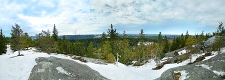 Visión panorámica desde arriba del parque nacional de Koli imagen de archivo libre de regalías Visión panorámica desde arriba del parque nacional de Koli imagen de archivo libre de regalías