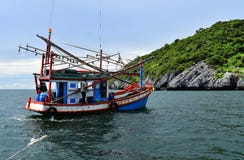 Vissersboot op het overzees, Thailand Royalty-vrije Stock Fotografie Vissersboot op het overzees, Thailand Royalty-vrije Stock Fotografie