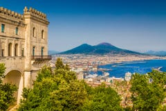 Vista aerea di Napoli con il Mt Vesuvio, campania, Italia Fotografia Stock Vista aerea di Napoli con il Mt Vesuvio, campania, Italia Fotografia Stock