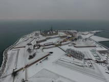 Vista aérea do castelo de Kronborg, inverno de Dinamarca fotos de stock royalty free Vista aérea do castelo de Kronborg, inverno de Dinamarca fotos de stock royalty free