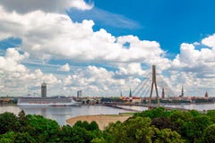 Vista da cidade velha em Riga, Dvina imagens de stock Vista da cidade velha em Riga, Dvina imagens de stock