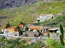 Vista del pueblo de montaña de Masca en la isla de Tenerife fotografía de archivo libre de regalías Vista del pueblo de montaña de Masca en la isla de Tenerife fotografía de archivo libre de regalías