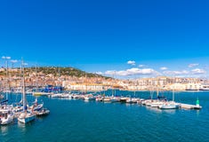 Vista del puerto con los yates, Sete, Francia Copie el espacio para el texto imagenes de archivo Vista del puerto con los yates, Sete, Francia Copie el espacio para el texto imagenes de archivo