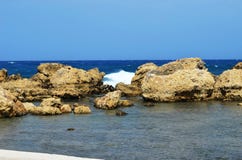 Vista della baia di Anthony Quinn fotografie stock Vista della baia di Anthony Quinn fotografie stock