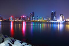 Vista di notte a Qingdao fotografia stock libera da diritti Vista di notte a Qingdao fotografia stock libera da diritti