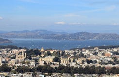 Vista di San Francisco del centro dai picchi gemellati fotografie stock Vista di San Francisco del centro dai picchi gemellati fotografie stock