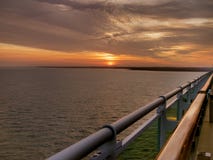 Vista di tramonto dalla piattaforma superiore della nave da crociera Fotografia Stock