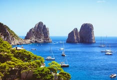 Vista impressionante em Capri de uma fuga de caminhada fotografia de stock Vista impressionante em Capri de uma fuga de caminhada fotografia de stock