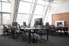 Vista moderna del interior vacío del espacio de oficina fotos de archivo Vista moderna del interior vacío del espacio de oficina fotos de archivo