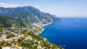 Vista panoramica della costa di Amalfi immagine stock Vista panoramica della costa di Amalfi immagine stock