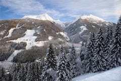 Vista panoramica di Graukogel in cattivo Gastein immagini stock libere da diritti Vista panoramica di Graukogel in cattivo Gastein immagini stock libere da diritti