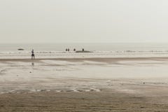Vista panorâmica da praia do mar de Ganpatipule, Maharashtra Ganpatipule tem uma costa grande, um do mais espetaculares na costa fotos de stock Vista panorâmica da praia do mar de Ganpatipule, Maharashtra Ganpatipule tem uma costa grande, um do mais espetaculares na costa fotos de stock