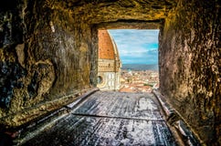 Vista parcial de Florence Cathedral y del paisaje urbano foto de archivo Vista parcial de Florence Cathedral y del paisaje urbano foto de archivo