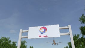 Vliegtuig die over de reclame van aanplakbord met Totaal S vliegen A embleem Redactie 3D het teruggeven 4K klem vector illustratie Vliegtuig die over de reclame van aanplakbord met Totaal S vliegen A embleem Redactie 3D het teruggeven 4K klem vector illustratie