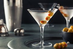 Vodka martini sèche secouée classique photographie stock Vodka martini sèche secouée classique photographie stock