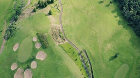 Vogelperspektive des Golfplatzes stock video Vogelperspektive des Golfplatzes stock video