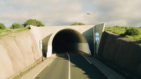 Vogelperspektive-Straßen-Tunnel stock video footage Vogelperspektive-Straßen-Tunnel stock video footage
