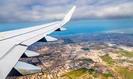 Vogelperspektive von Casablanca von einem Landungsflugzeug stockfotografie Vogelperspektive von Casablanca von einem Landungsflugzeug stockfotografie
