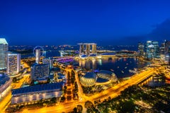 Vogelperspektive von Singapur-Gesch?ftsgebiet und -stadt in der D?mmerung in Singapur, Asien stockfotografie Vogelperspektive von Singapur-Gesch?ftsgebiet und -stadt in der D?mmerung in Singapur, Asien stockfotografie
