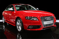 Voiture de sport d'isolement - Audi S4 photo libre de droits Voiture de sport d'isolement - Audi S4 photo libre de droits
