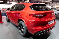 Voiture folâtre de Romeo Stelvio SUV d'alpha photo libre de droits Voiture folâtre de Romeo Stelvio SUV d'alpha photo libre de droits