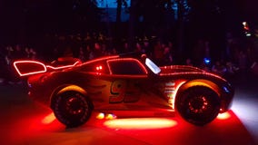Voiture Nightview de McQueen photos libres de droits Voiture Nightview de McQueen photos libres de droits