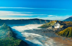 Volcan de Bromo pendant le lever de soleil, la vue magnifique du Mt Bromo Photos libres de droits Volcan de Bromo pendant le lever de soleil, la vue magnifique du Mt Bromo Photos libres de droits