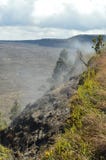 Volcano Emitting Smoke ativa imagem de stock Volcano Emitting Smoke ativa imagem de stock