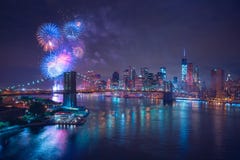 4. von Juli-Feuerwerken in New York stockfotos 4. von Juli-Feuerwerken in New York stockfotos