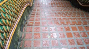 Voyage aller-retour la Thaïlande en juillet 2017 - Chiang Mai - escalier dans Wat Ph Photographie stock libre de droits Voyage aller-retour la Thaïlande en juillet 2017 - Chiang Mai - escalier dans Wat Ph Photographie stock libre de droits
