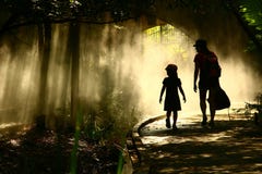 Voyage dans le jardin mystique photographie stock libre de droits Voyage dans le jardin mystique photographie stock libre de droits
