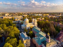 Vue d'Aeral ? la trinit? sainte Alexander Nevsky Lavra Un complexe architectural avec un monast?re orthodoxe, une cath?drale n?oc photos stock Vue d'Aeral ? la trinit? sainte Alexander Nevsky Lavra Un complexe architectural avec un monast?re orthodoxe, une cath?drale n?oc photos stock