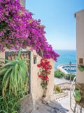 Vue d'été dans Sperlonga, province de Latina, Latium, Italie centrale images stock Vue d'été dans Sperlonga, province de Latina, Latium, Italie centrale images stock