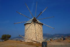 Vue de Bodrum et de vieux moulin à vent, Mugla, Turquie images libres de droits Vue de Bodrum et de vieux moulin à vent, Mugla, Turquie images libres de droits