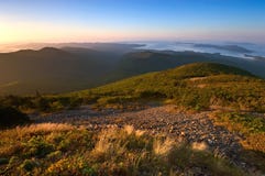 Vue de la mer des montagnes Sikhote-Alin photographie stock Vue de la mer des montagnes Sikhote-Alin photographie stock