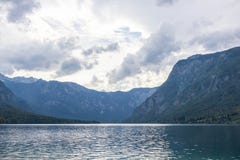 vue de lac Bohinj, Julian Alps, Slov?nie photo libre de droits vue de lac Bohinj, Julian Alps, Slov?nie photo libre de droits