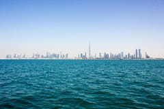 Vue de mer de ville de Dubaï photographie stock Vue de mer de ville de Dubaï photographie stock