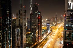 Vue des gratte-ciel de Sheikh Zayed Road à Dubaï, EAU Photos stock Vue des gratte-ciel de Sheikh Zayed Road à Dubaï, EAU Photos stock