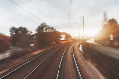 Vueltas del ferrocarril a la derecha imagen de archivo Vueltas del ferrocarril a la derecha imagen de archivo