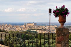 Vues de Toledo et de son Alcazar, Espagne photos libres de droits Vues de Toledo et de son Alcazar, Espagne photos libres de droits