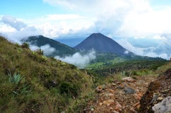 Vulcano Yzalco, El Salvador di Activo Immagini Stock Libere da Diritti Vulcano Yzalco, El Salvador di Activo Immagini Stock Libere da Diritti