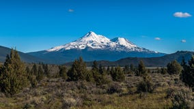 Vulcão do Mt Shasta foto de stock royalty free Vulcão do Mt Shasta foto de stock royalty free