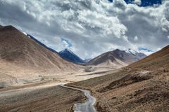 Väg i Himalayas Arkivfoton Väg i Himalayas Arkivfoton