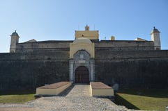 Vägg och ingång av fortet av vår dam Of Grace In Elvas Natur arkitektur, historia, gatafotografi April 11, 2014 royaltyfria foton Vägg och ingång av fortet av vår dam Of Grace In Elvas Natur arkitektur, historia, gatafotografi April 11, 2014 royaltyfria foton