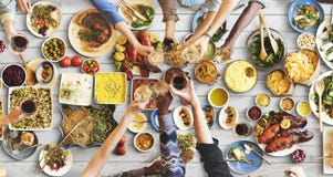 Vänlycka som tycker om Dinning som äter begrepp royaltyfria bilder Vänlycka som tycker om Dinning som äter begrepp royaltyfria bilder