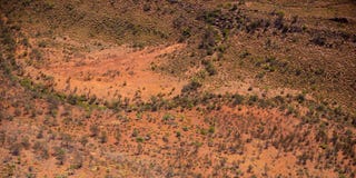 Västra MacDonnell spänner vattendraget i Australien nordliga territorium arkivbilder Västra MacDonnell spänner vattendraget i Australien nordliga territorium arkivbilder